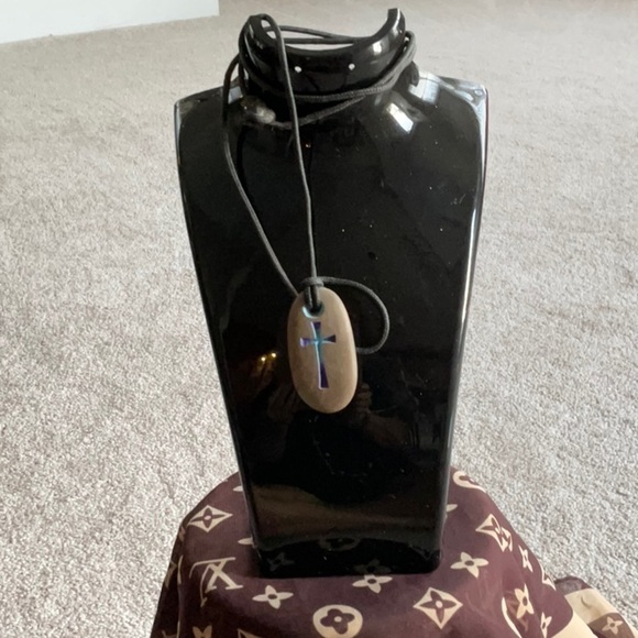 Men/woman’s cross pendent with adjustable rope necklace - Picture 2 of 2